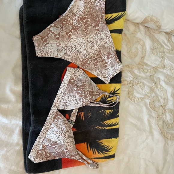 Brand New ZARA Animal Print Bikini Top and Cheeky Bottom. - Picture 4 of 13